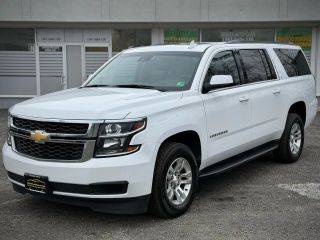 2017 Chevrolet Suburban LT 4WD photo