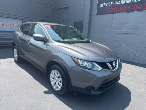 2017 Nissan Rogue Sport S AWD photo