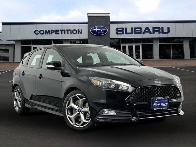 2017 Ford Focus ST FWD photo