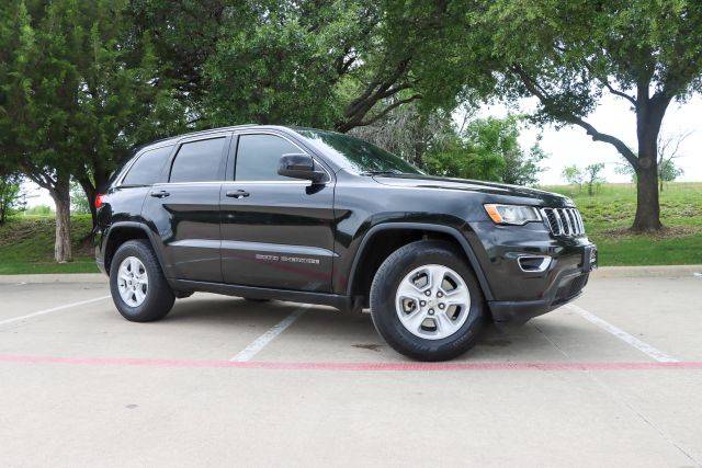 2017 Jeep Grand Cherokee Laredo RWD photo