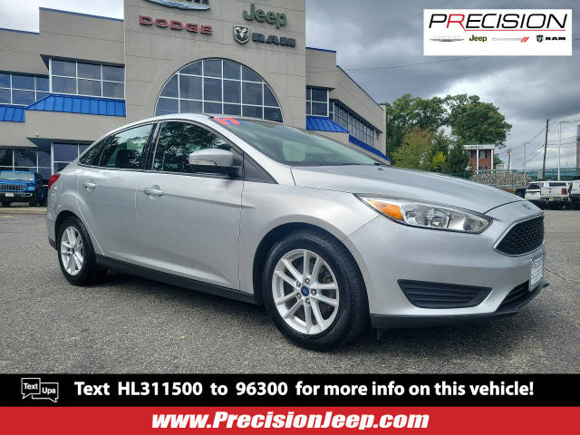 2017 Ford Focus SE FWD photo