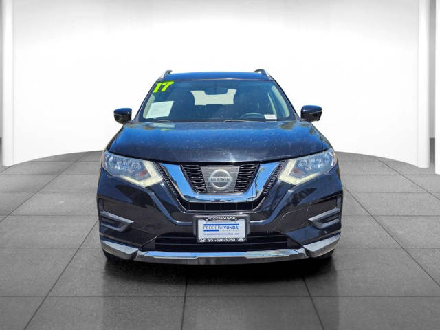 2017 Nissan Rogue SV FWD photo