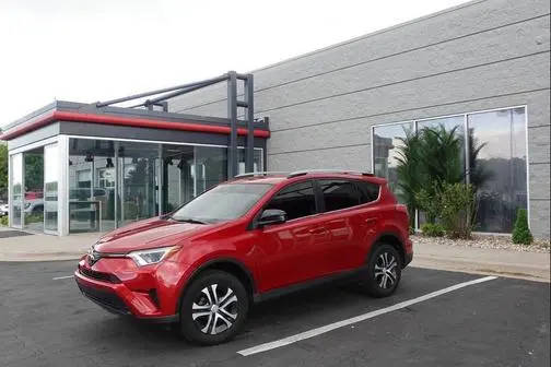 2017 Toyota RAV4 LE AWD photo
