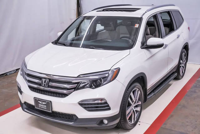 2017 Honda Pilot Elite AWD photo