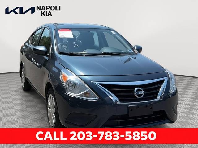 2017 Nissan Versa SV FWD photo
