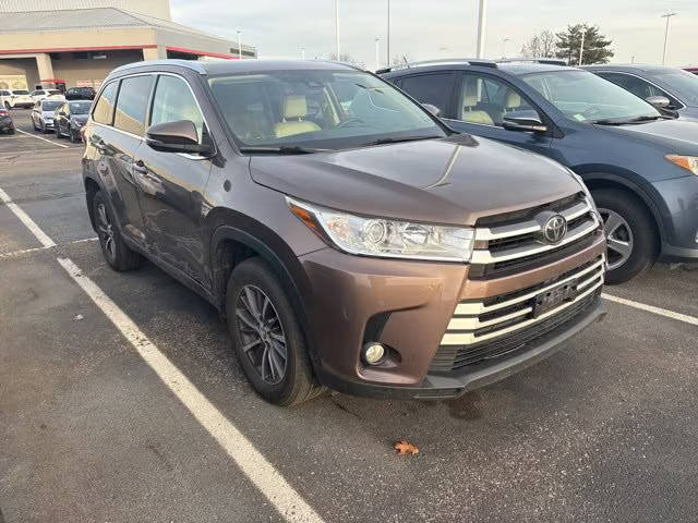 2017 Toyota Highlander XLE AWD photo