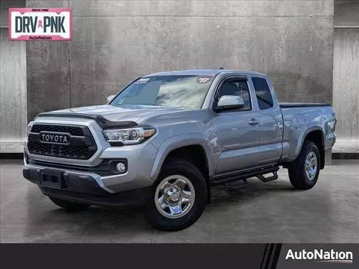 2017 Toyota Tacoma SR5 4WD photo