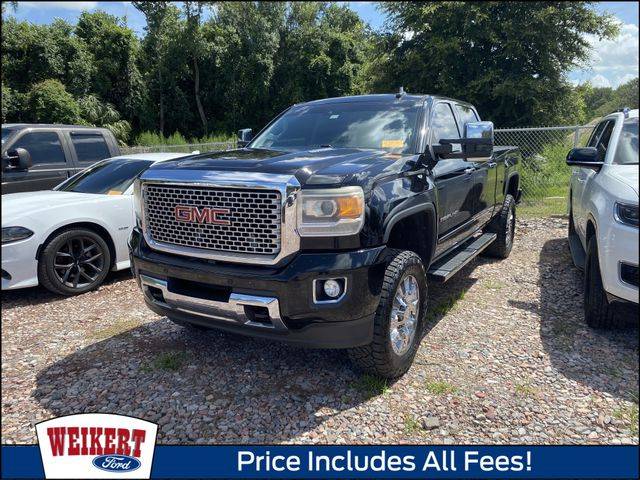 2015 GMC Sierra 2500HD Denali 4WD photo