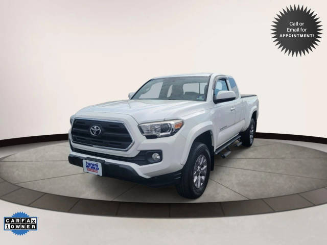 2017 Toyota Tacoma SR5 4WD photo