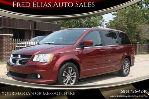 2017 Dodge Grand Caravan SXT FWD photo
