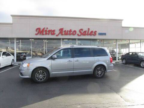 2017 Dodge Grand Caravan SXT FWD photo