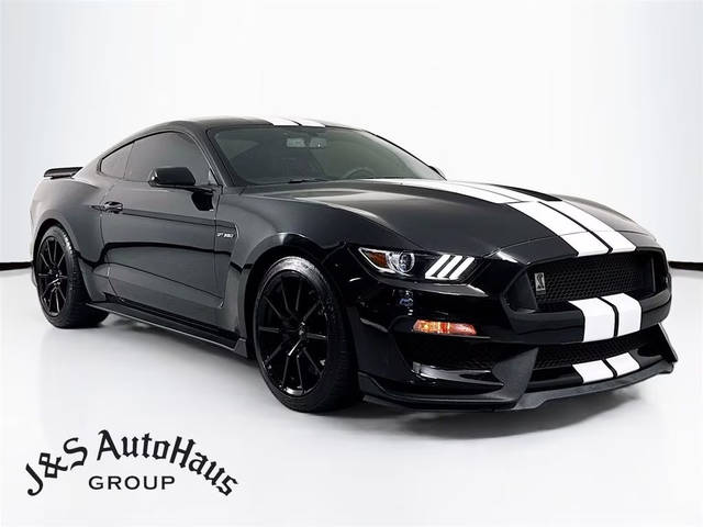 2016 Ford Mustang Shelby GT350 RWD photo