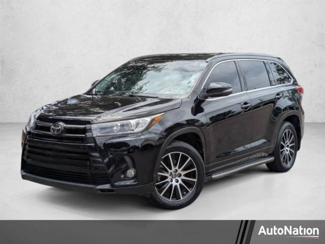2017 Toyota Highlander SE FWD photo