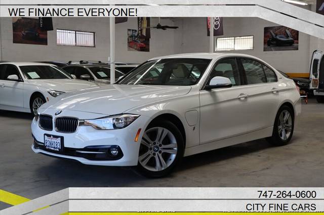 2017 BMW 3 Series 330e iPerformance RWD photo