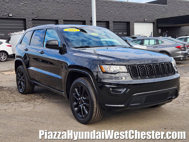 2017 Jeep Grand Cherokee Altitude 4WD photo