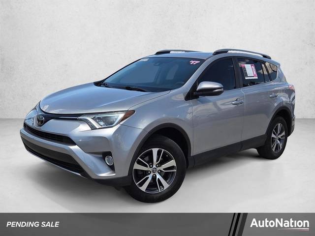 2017 Toyota RAV4 XLE FWD photo