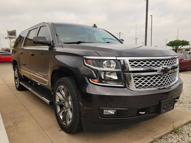 2017 Chevrolet Suburban LT 4WD photo