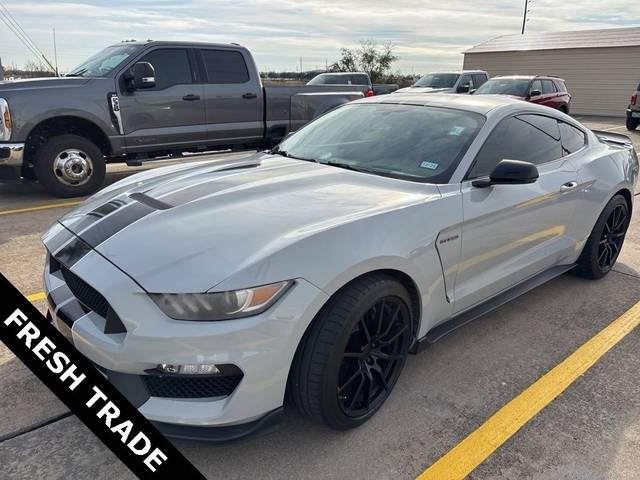 2017 Ford Mustang Shelby GT350 RWD photo