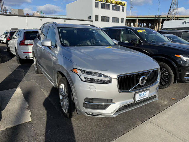2018 Volvo XC90 Momentum AWD photo