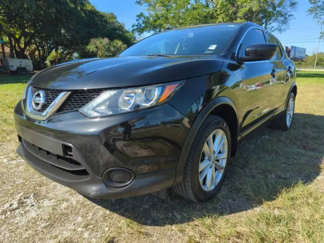 2017 Nissan Rogue Sport S FWD photo