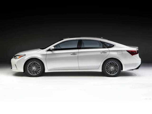 2018 Toyota Avalon XLE FWD photo