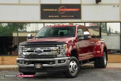 2017 Ford F-350 Super Duty Lariat 4WD photo