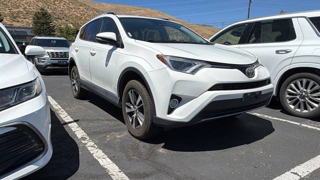 2017 Toyota RAV4 XLE AWD photo