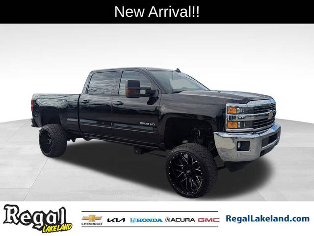 2017 Chevrolet Silverado 2500HD LT 4WD photo