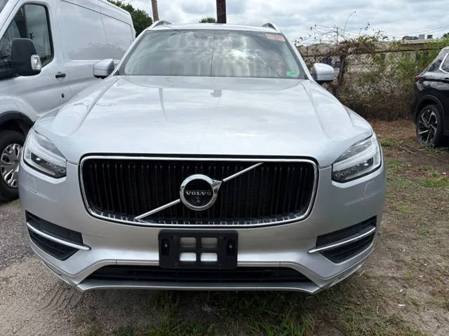 2018 Volvo XC90 Momentum AWD photo