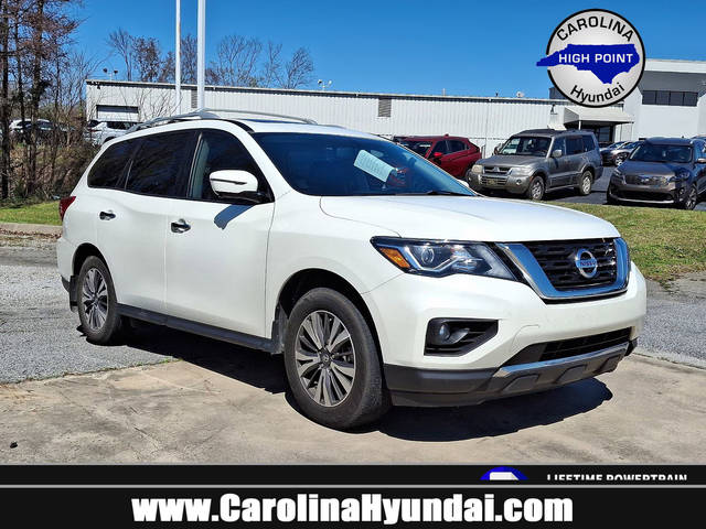 2017 Nissan Pathfinder SL 4WD photo