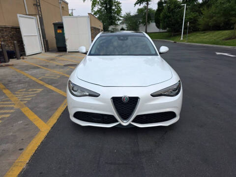 2017 Alfa Romeo Giulia Ti RWD photo