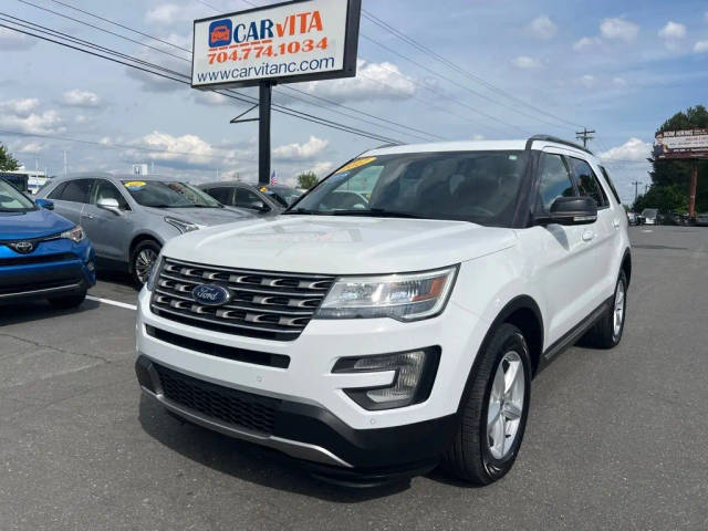 2017 Ford Explorer XLT 4WD photo