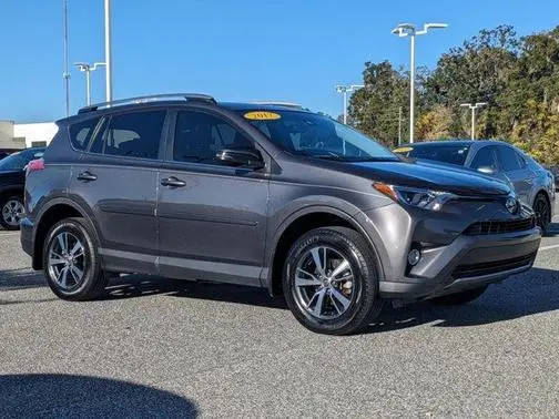 2017 Toyota RAV4 XLE FWD photo