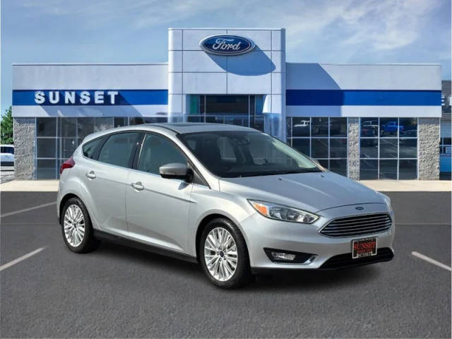 2017 Ford Focus Titanium FWD photo