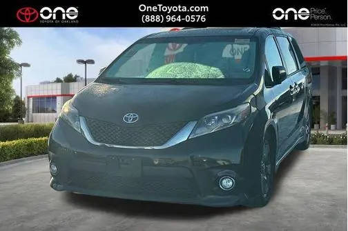 2017 Toyota Sienna SE Premium FWD photo