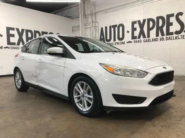 2017 Ford Focus SE FWD photo