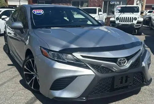 2018 Toyota Camry SE FWD photo