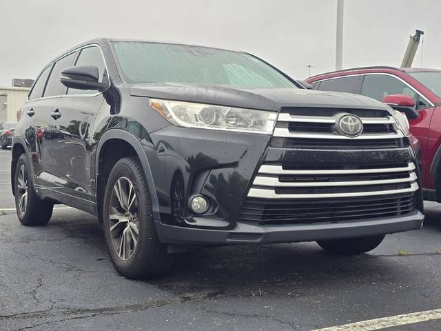 2017 Toyota Highlander LE Plus AWD photo