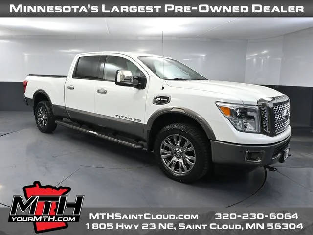 2017 Nissan Titan XD 4WD photo