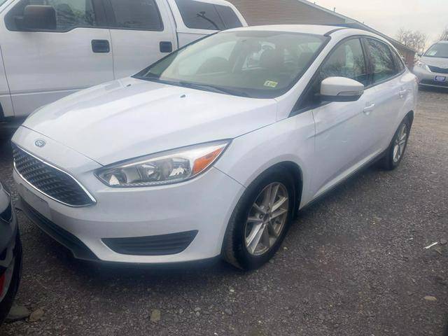 2017 Ford Focus SE FWD photo