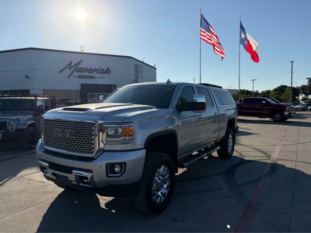 2017 GMC Sierra 2500HD Denali 4WD photo