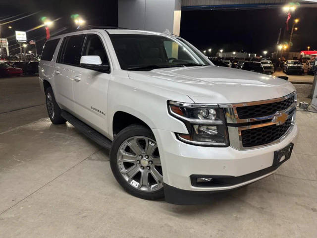 2017 Chevrolet Suburban LT 4WD photo