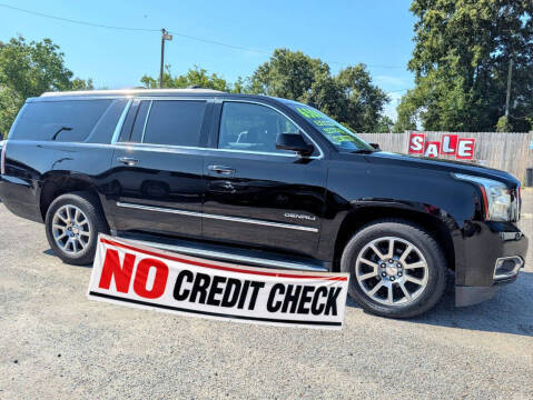 2017 GMC Yukon XL Denali 4WD photo