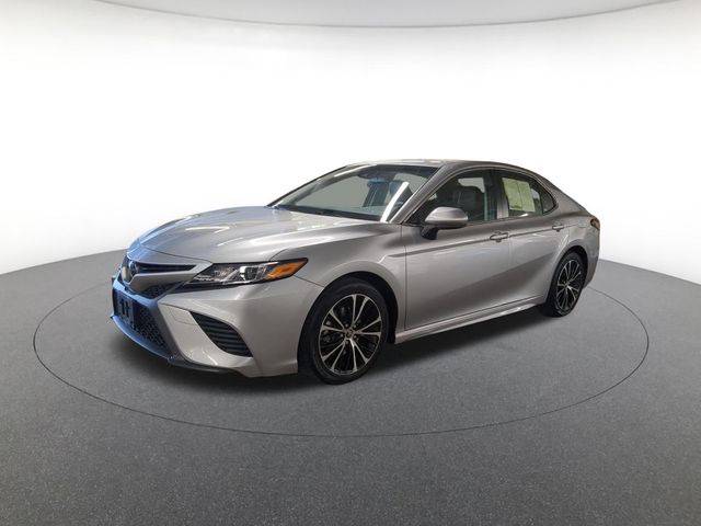 2018 Toyota Camry SE FWD photo