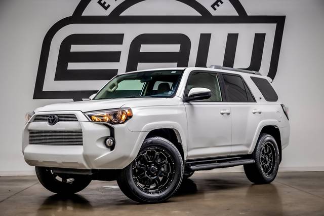 2017 Toyota 4Runner SR5 4WD photo