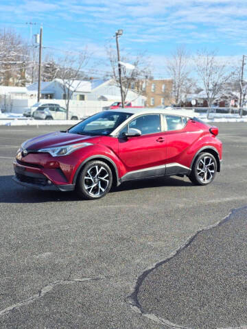 2018 Toyota C-HR XLE Premium FWD photo