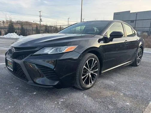 2018 Toyota Camry SE FWD photo