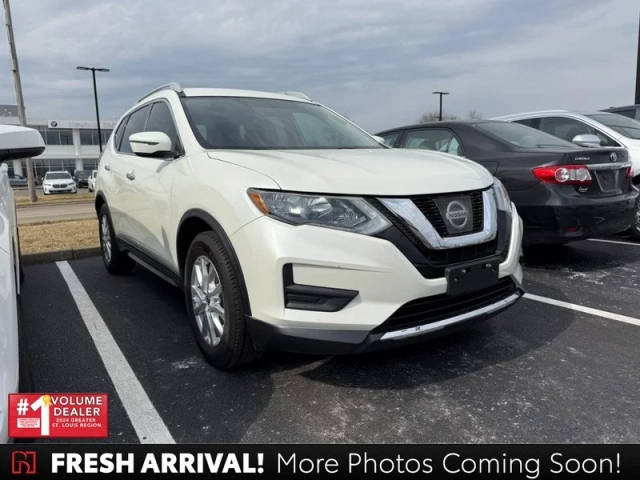 2017 Nissan Rogue SV FWD photo