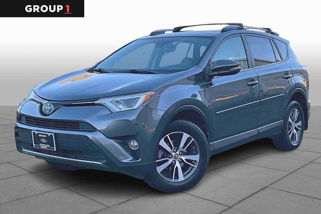 2017 Toyota RAV4 XLE AWD photo