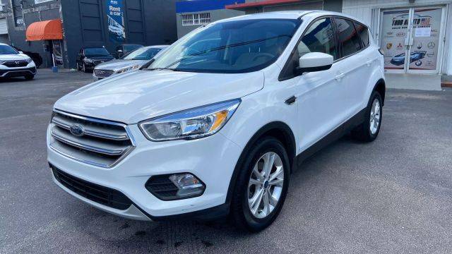 2017 Ford Escape SE FWD photo
